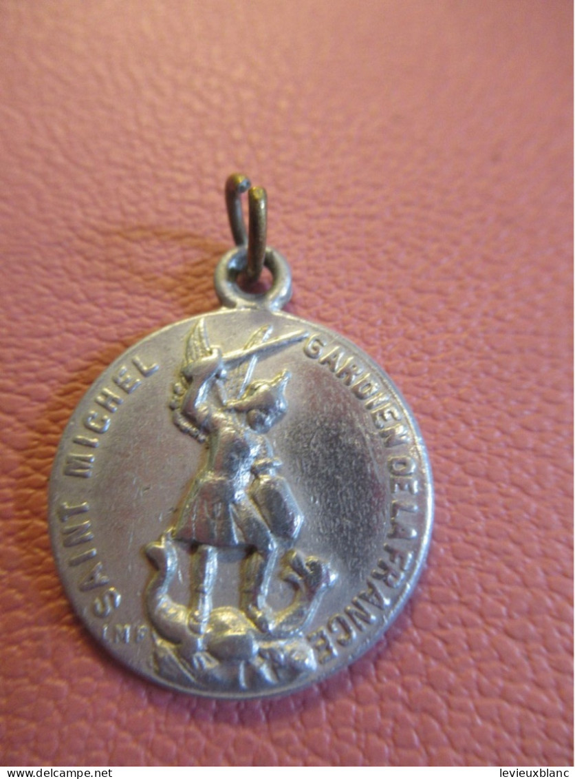 Médaille Religieuse Ancienne/ ST Michel Gardien De La France/ Gloire A Nos Armées Dieu Patrie/1914-1915    MDR37 - Religione & Esoterismo
