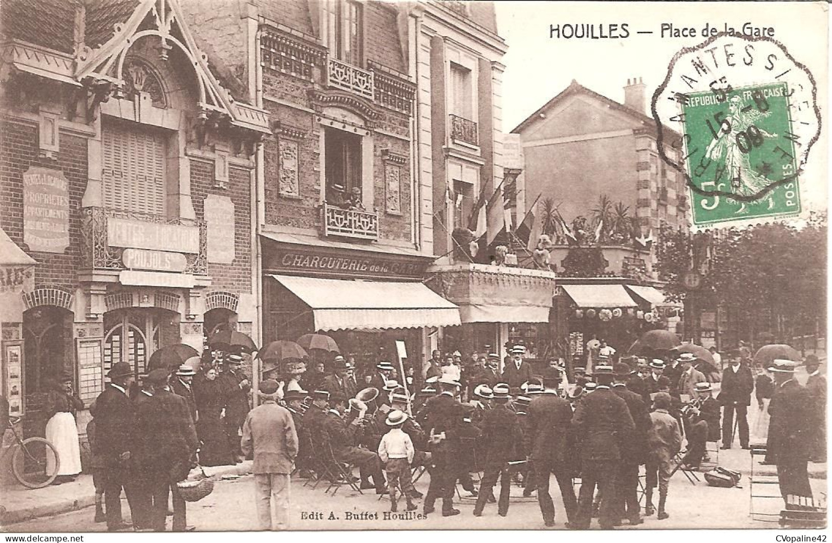 HOUILLES (79) Place De La Gare En 1909 (La Musique Devant La Charcuterie De La Gare) - Houilles