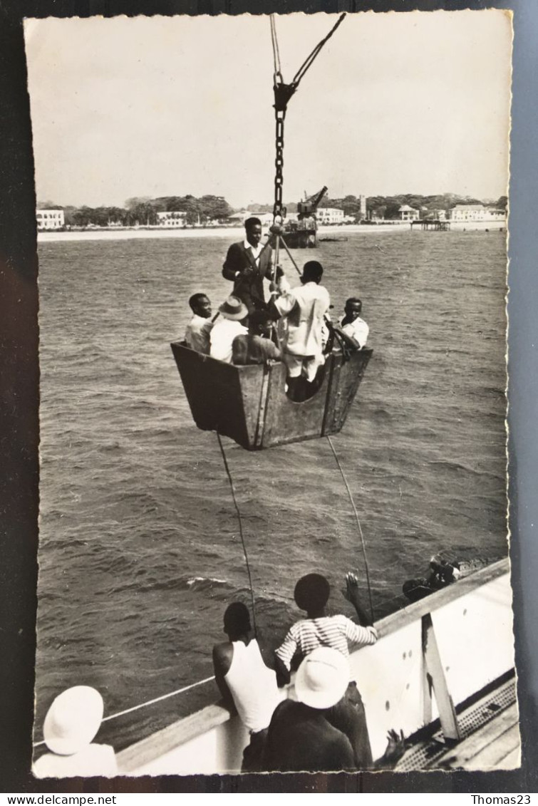 Lomé, Embarquement à Bord D'un Navire En Rade, Lib Mayoux, N° 1960 - Togo