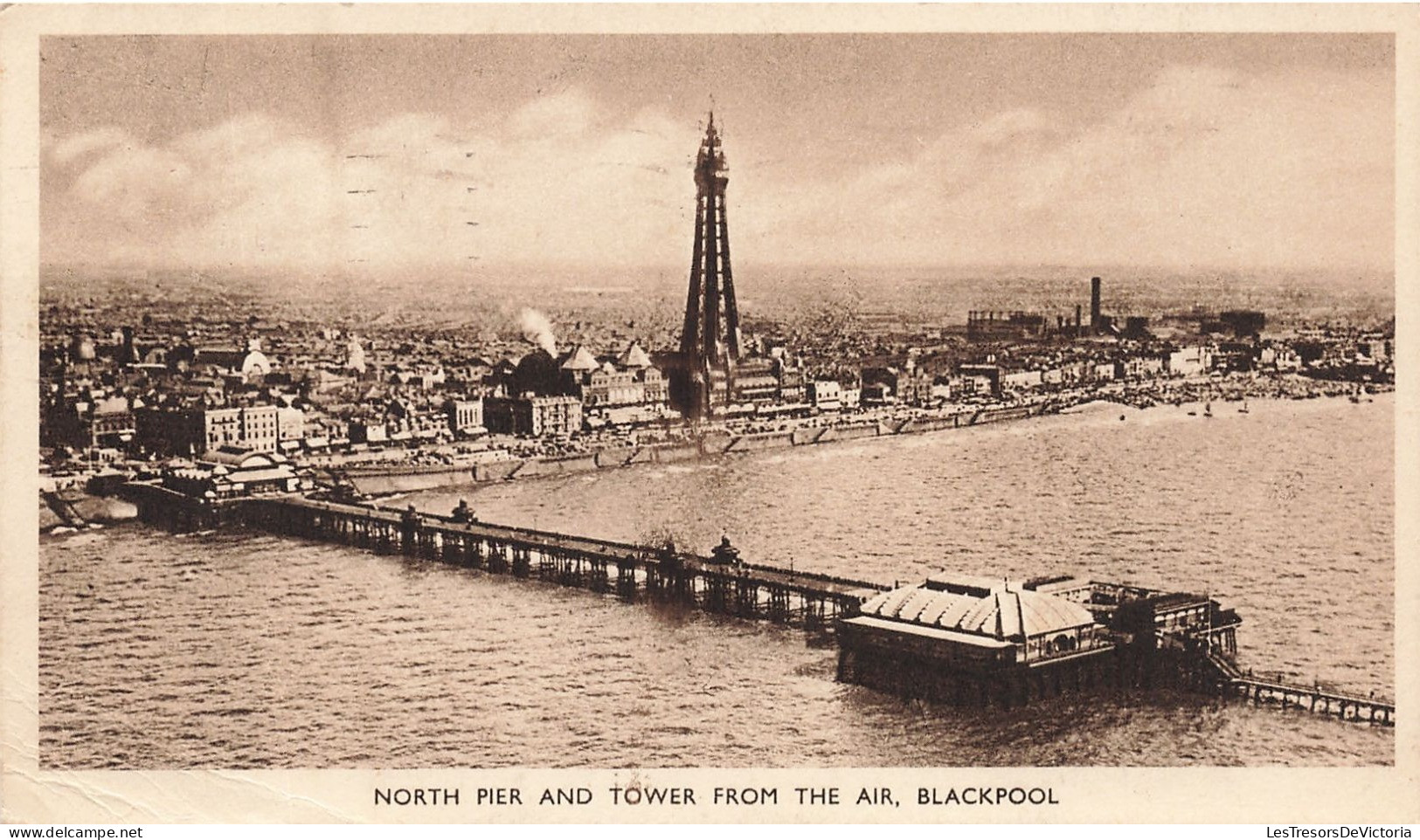 ROYAUME-UNI - North Pier And Tower From The Air - Blackpool - Carte Postale Ancienne - Blackpool