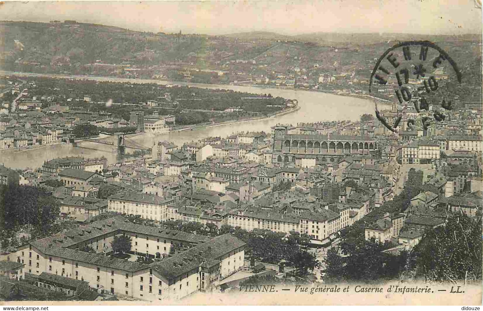 38 - Vienne - Vue Générale Aérienne Et Caserne D'Infanterie - CPA - Oblitération Ronde De 1914 - Voir Scans Recto-Verso - Vienne