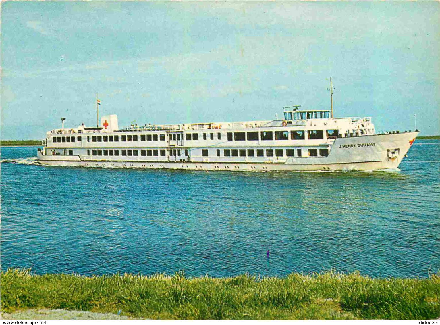 Bateaux - Bateaux Promenade - MS J Henry Dunant - Hospitaaischip Yan Het Nederlandse Rode Kruis - CPM - Voir Scans Recto - Andere & Zonder Classificatie