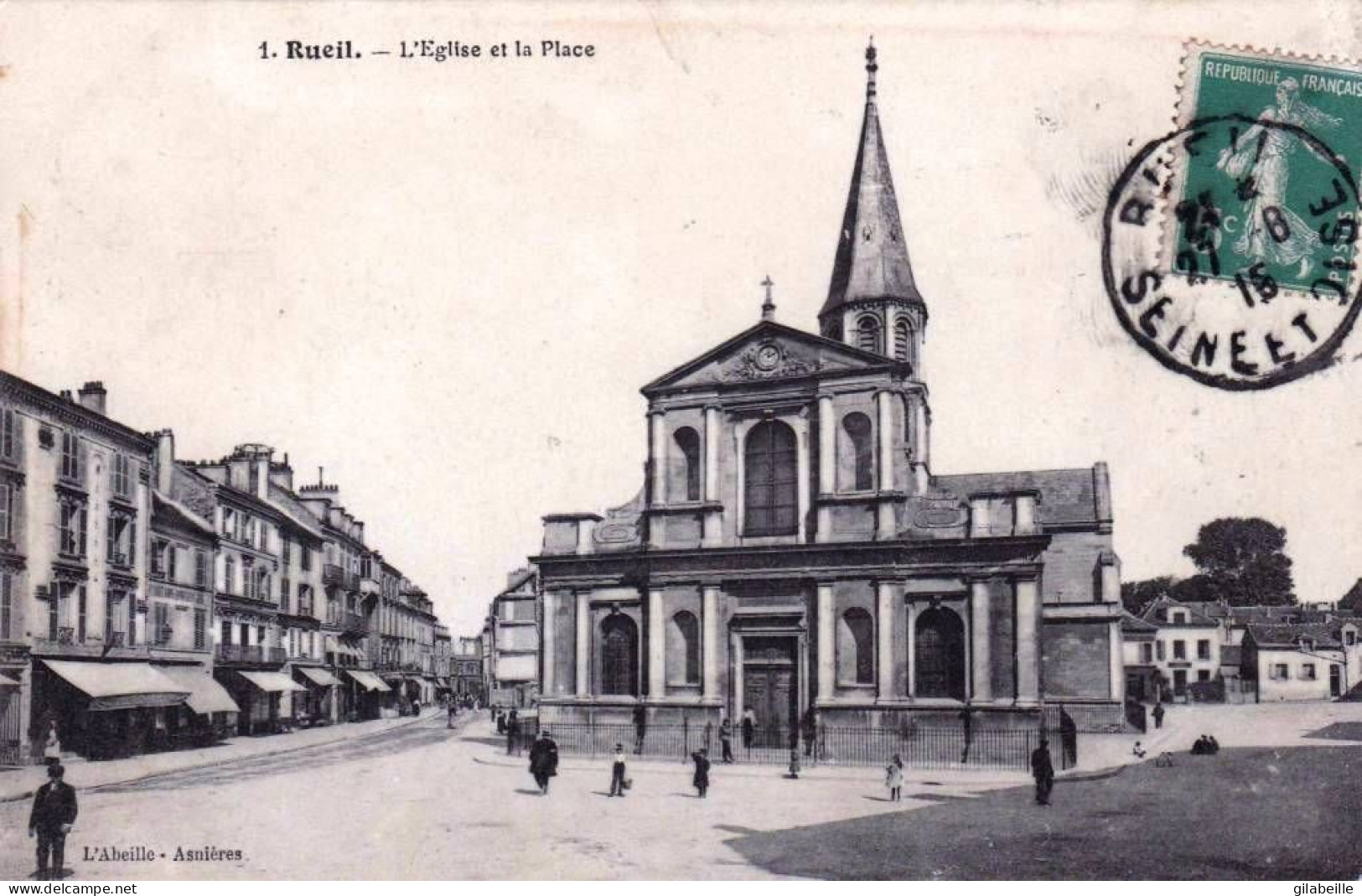 92 - Hauts De Seine  -  RUEIL -  L Eglise Et La Place - Rueil Malmaison