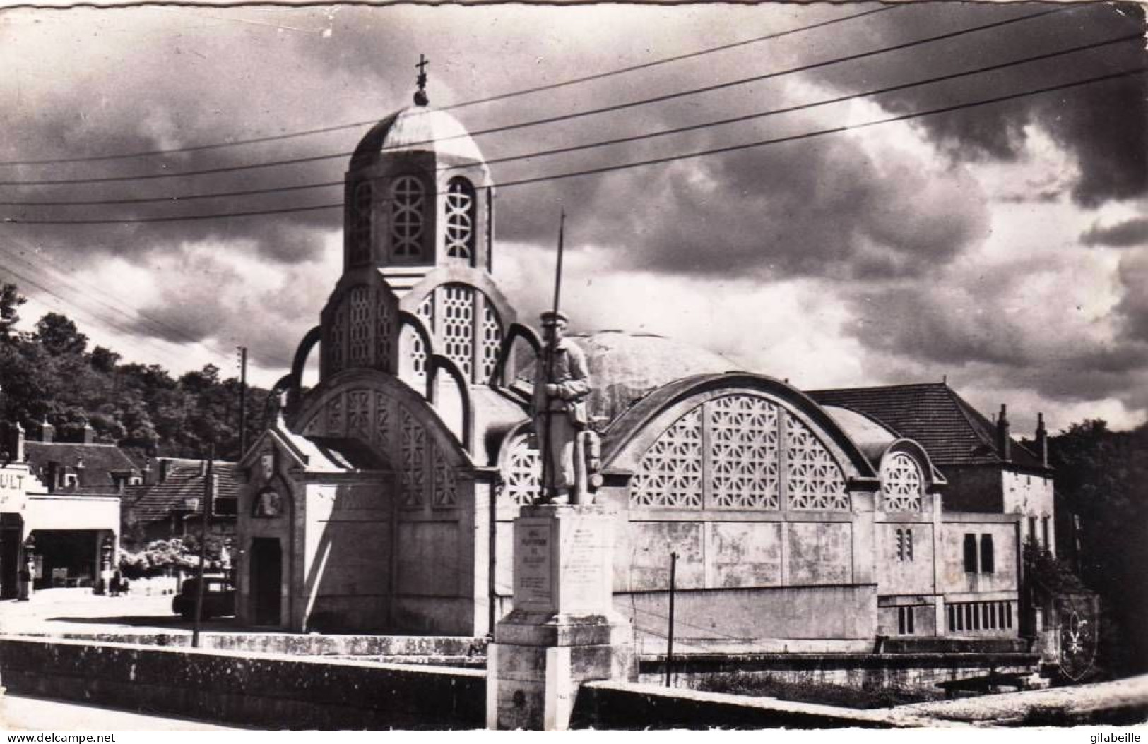 58  - Nievre -  CLAMECY - Eglise Notre Dame De Bethléem Et Le "flotteur" - Clamecy