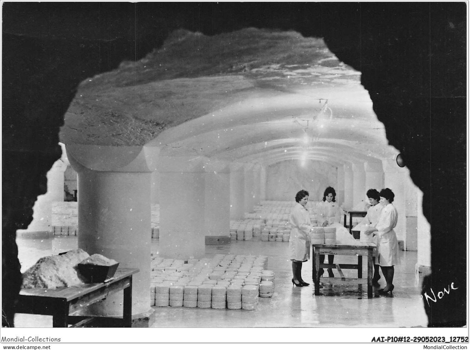 AAIP10-12-0901 - ROQUEFORT - Societe Anonyme Des Caves Et Des Producteur Reunis - Roquefort