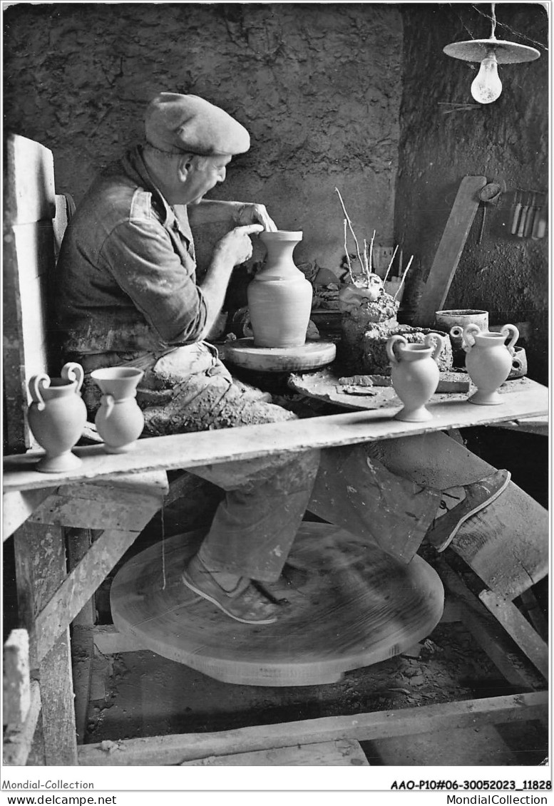 AAOP10-06-0870 - VALLAURIS - Industrie De La Poterie - Un Tourneur - Vallauris