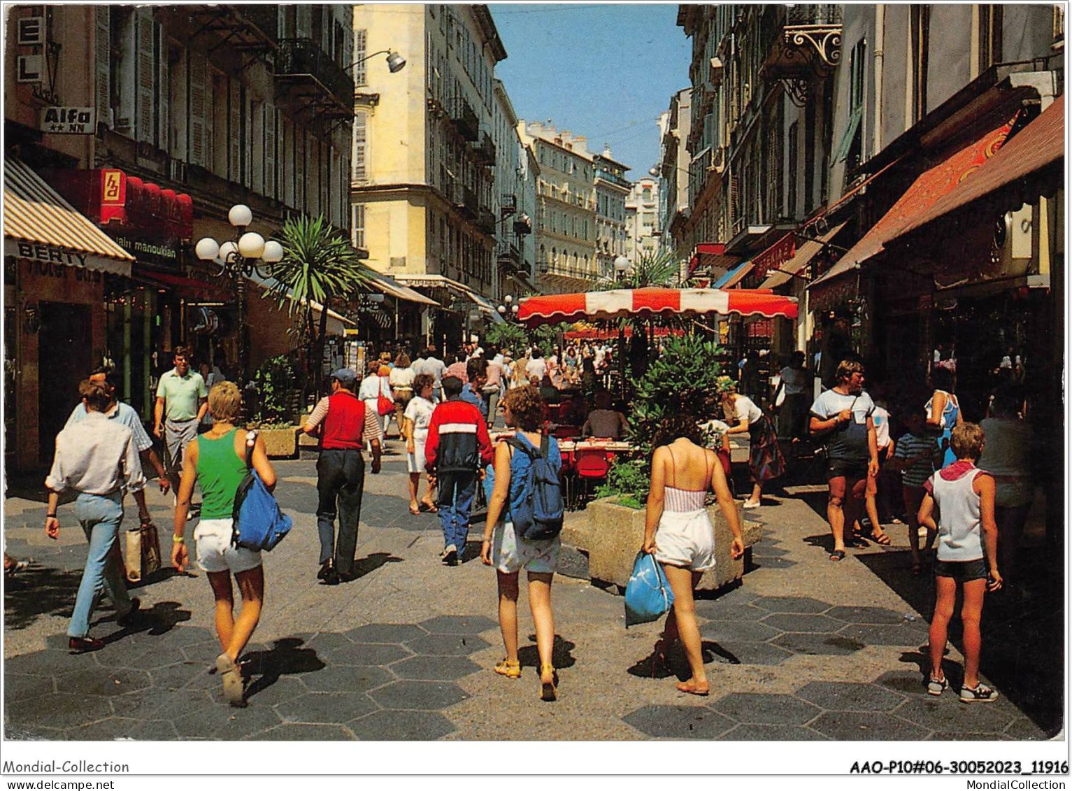 AAOP10-06-0914 - Une Rue Commercante NICE RUE MASSENA - Cafés, Hôtels, Restaurants