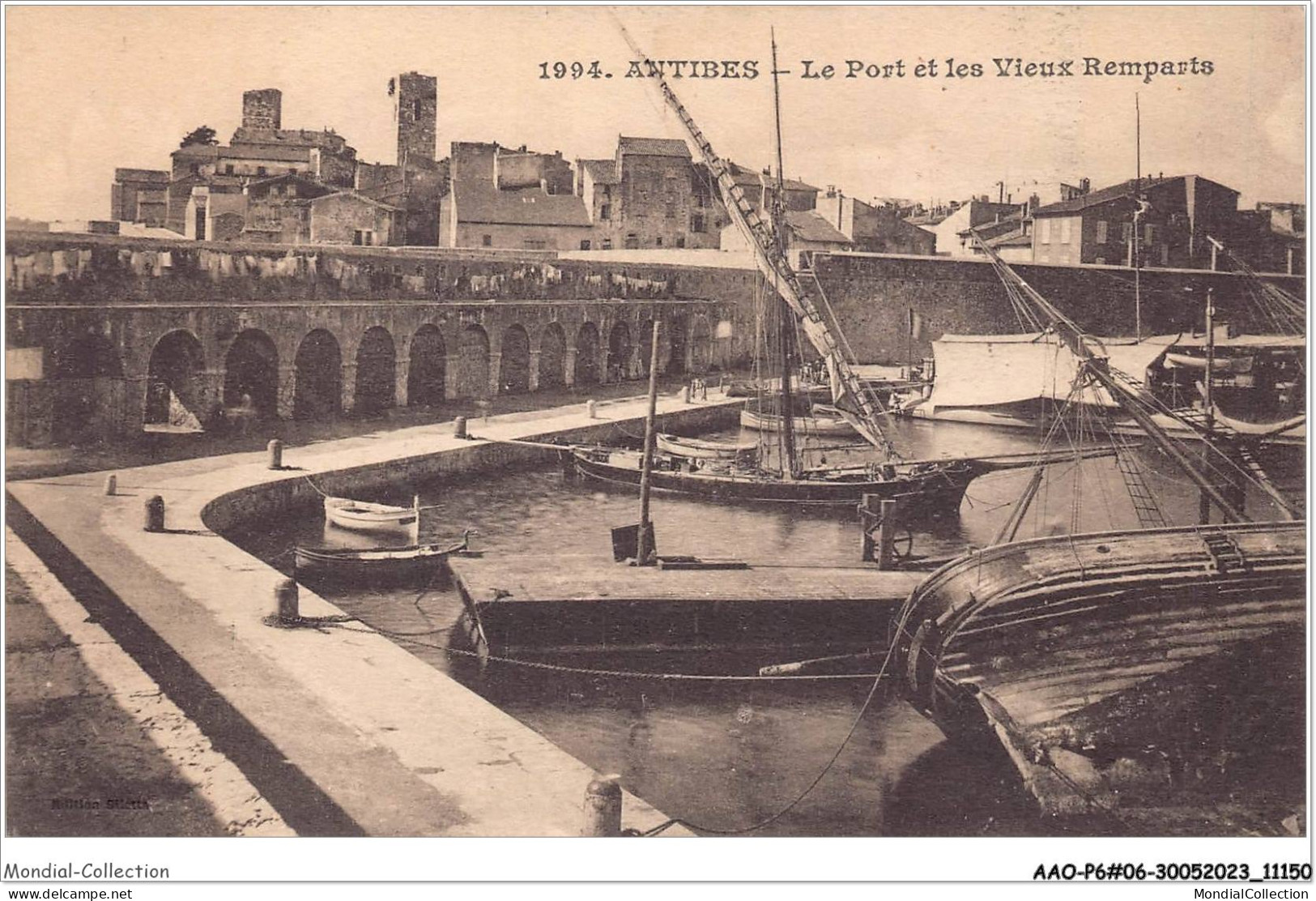 AAOP6-06-0529 - ANTIBES - Le Port Et Les Vieux Remparts - Antibes - Les Remparts
