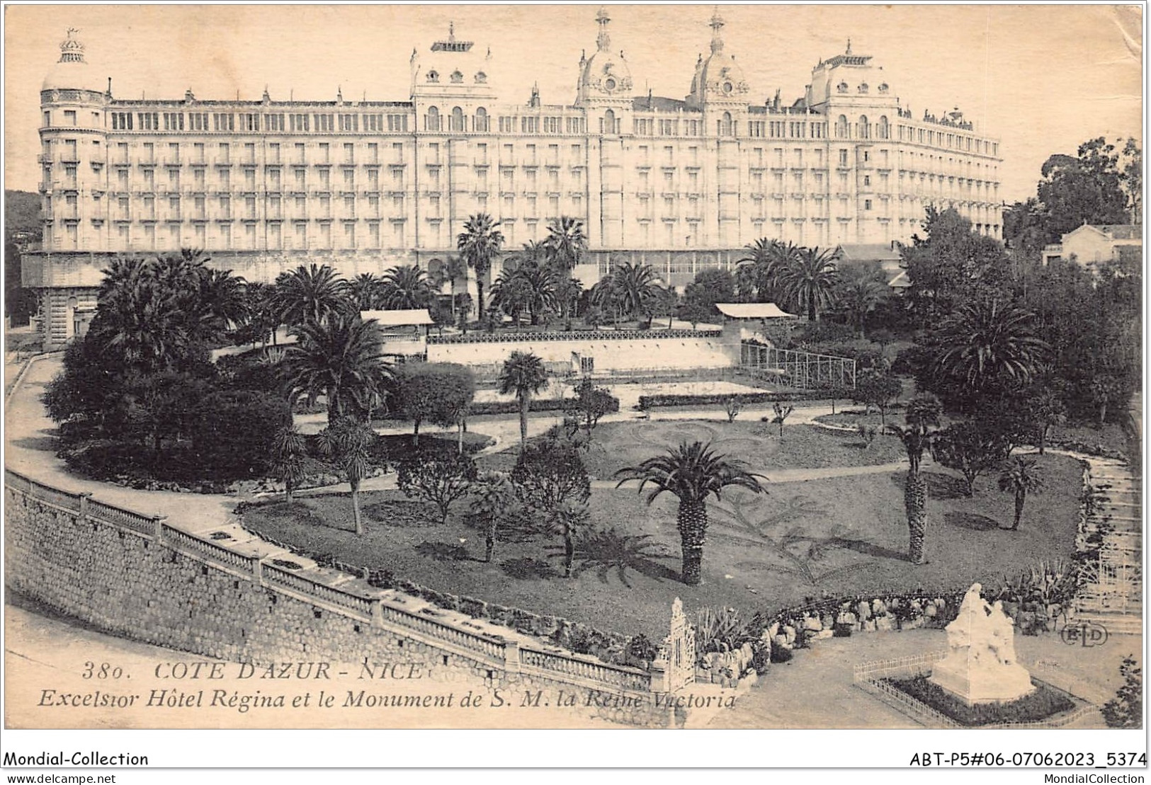ABTP5-06-0375 - NICE - Excelsior Hotel Regina Et Le Monument De S M La Reine Victoria - Monumenten, Gebouwen