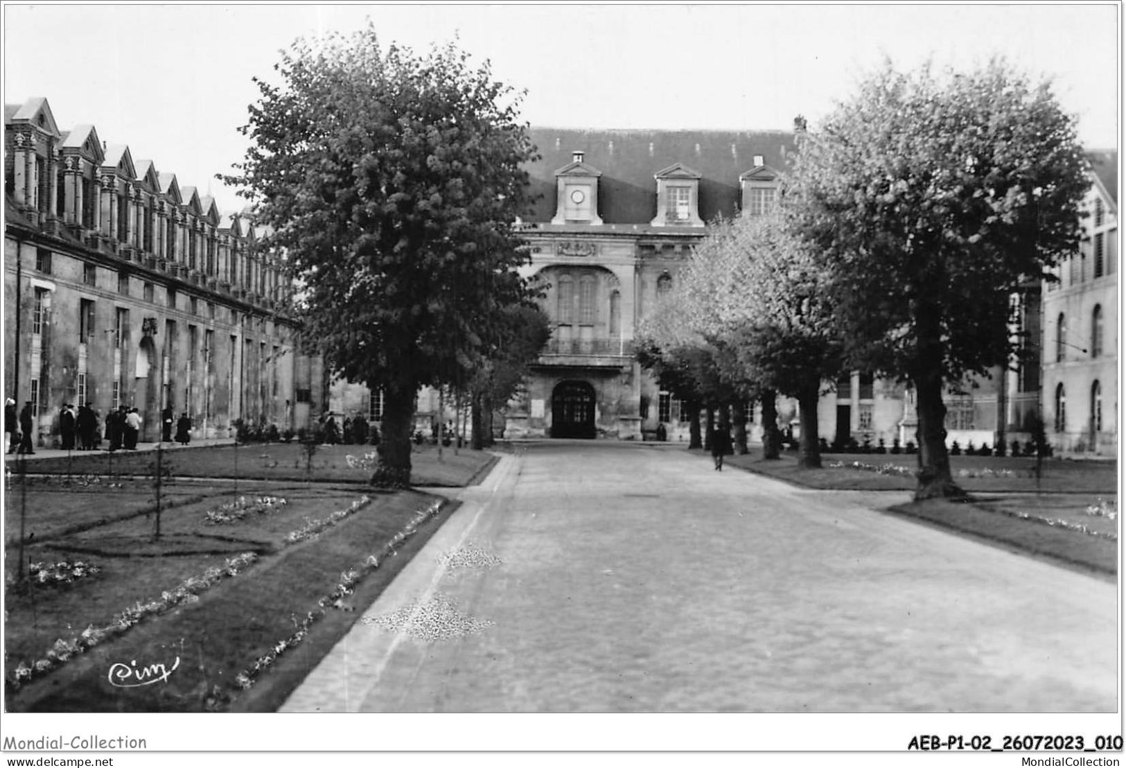 AEBP1-02-0006 - VILLERS-COTTERETS - 20 - Cour D'honneur Du Château François 1er  - Villers Cotterets