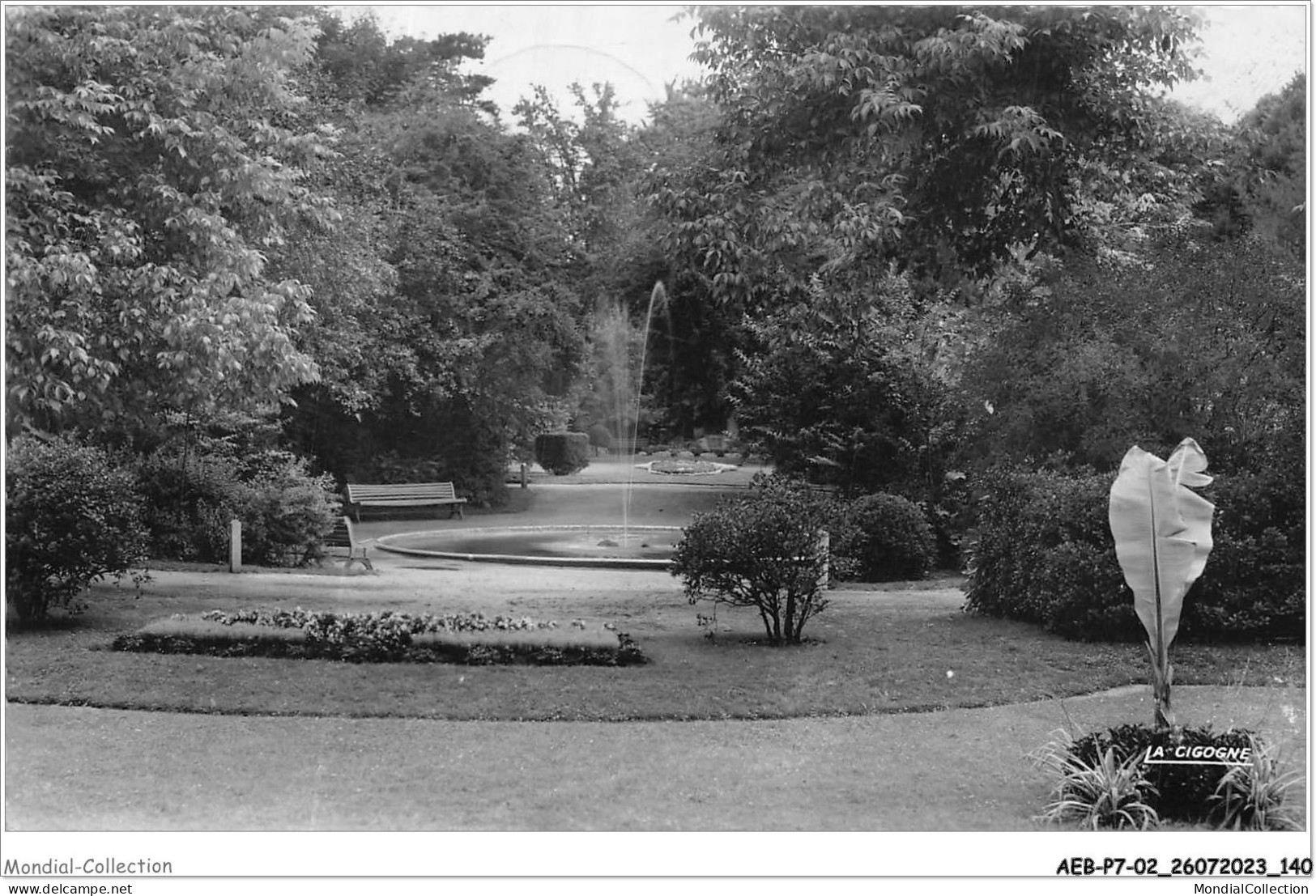 AEBP7-02-0654 - SAINT-QUENTIN - Les Champs Elysées - Le Jet D'eau Du Jardin Public  - Saint Quentin