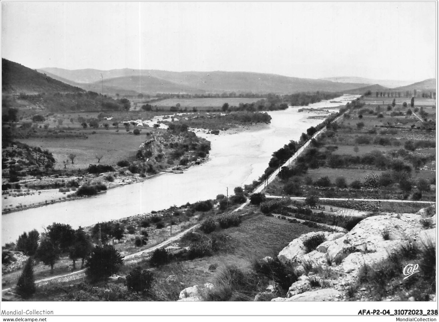 AFAP2-04-0207 - GREOUX-les-BAINS - La Digue Et La Plaine - Gréoux-les-Bains