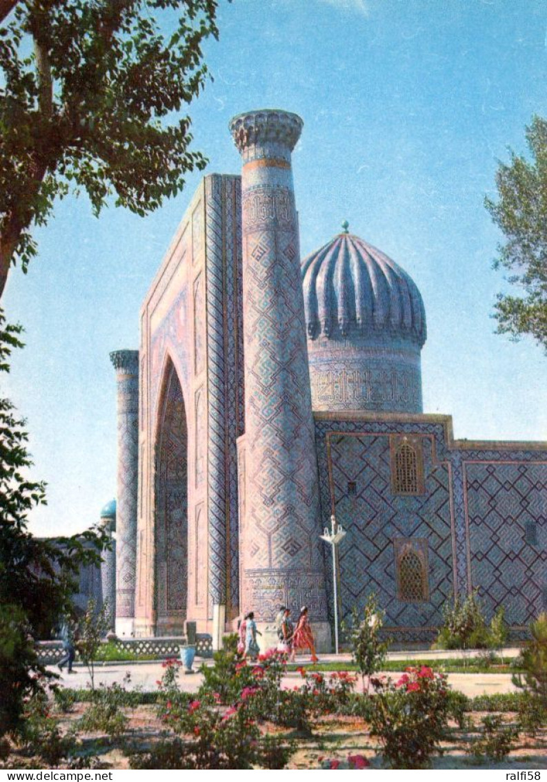 2 AK Usbekistan * Registan Platz In Samarkand Mit Der Sher-Dor-Madrasa (eine Islamische Schule) - Seit 2001 UNESCO Erbe - Uzbekistán