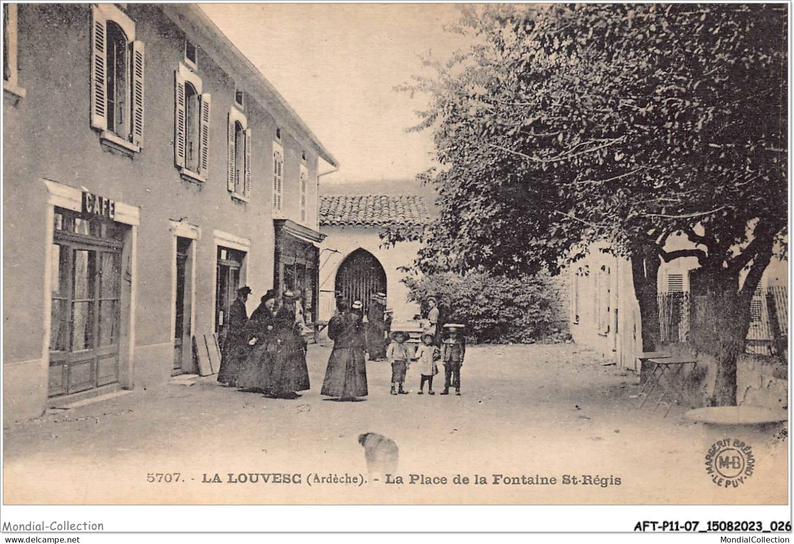 AFTP11-07-1021 - LA LOUVESC - La Place De La Fontaine St-régis - La Louvesc