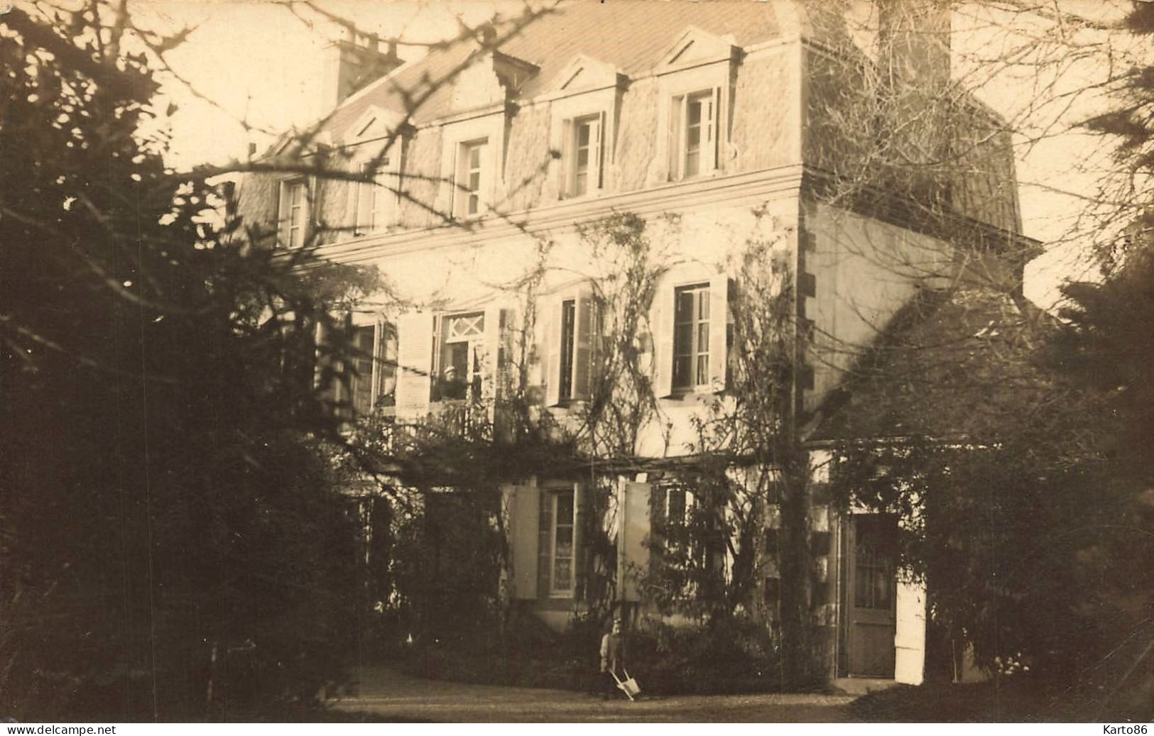 Le Moustoir * RARE Carte Photo * Les Paquerettes * Manoir Villa Château * Enfant - Andere & Zonder Classificatie