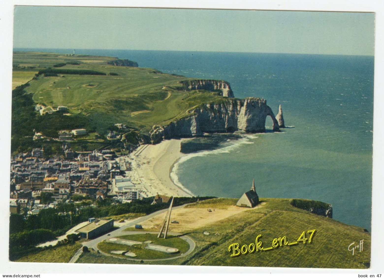 {92141} 76 Seine Maritime Etretat , Au-delà Du Monument De Nungesser Et Coli, Panorama Sur La Ville , La Plage - Etretat