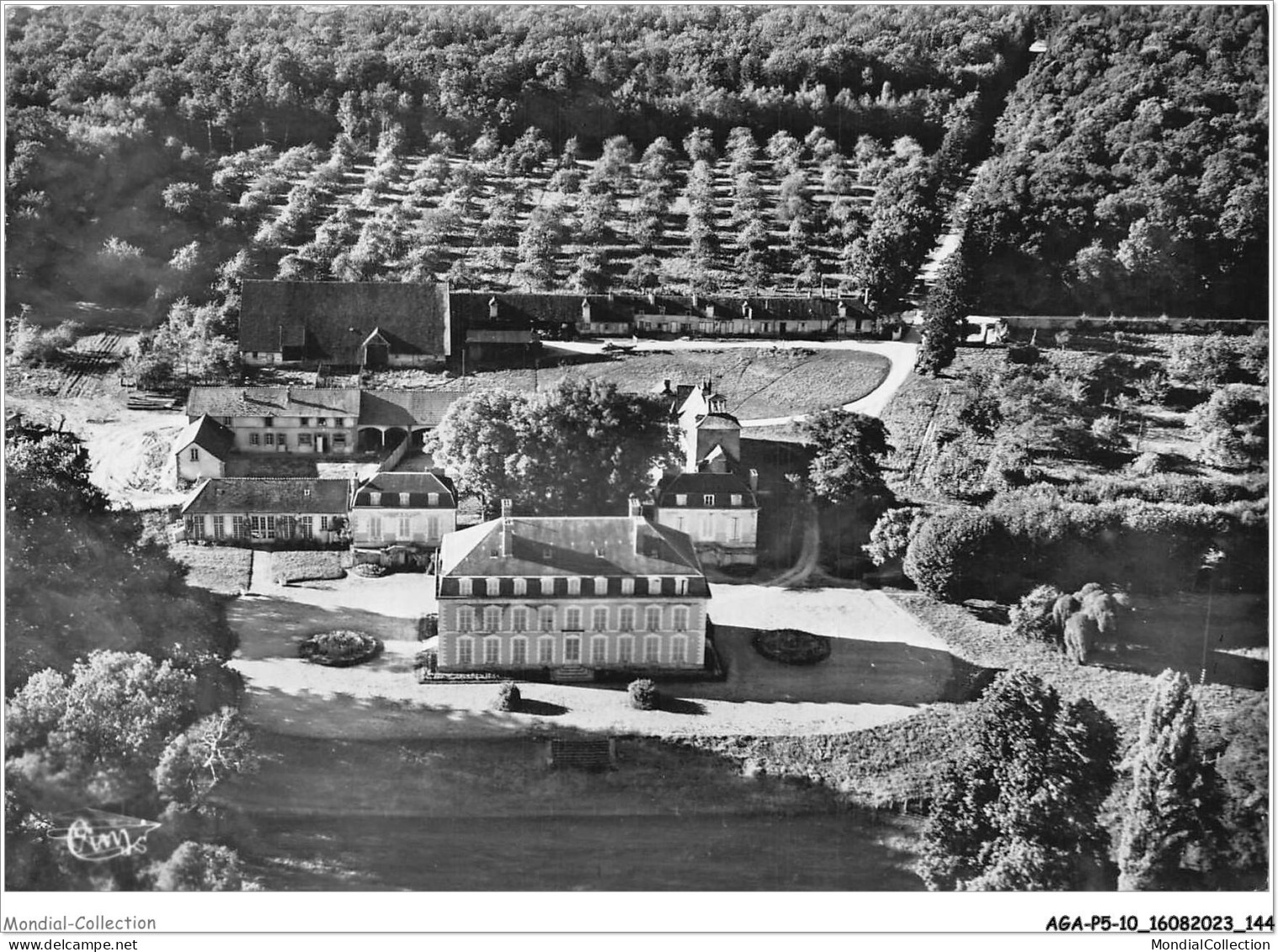 AGAP5-10-0433 - CHAOURCE - Vue Aérienne - Château De Crogny - Dépendances Et Jardins  - Chaource