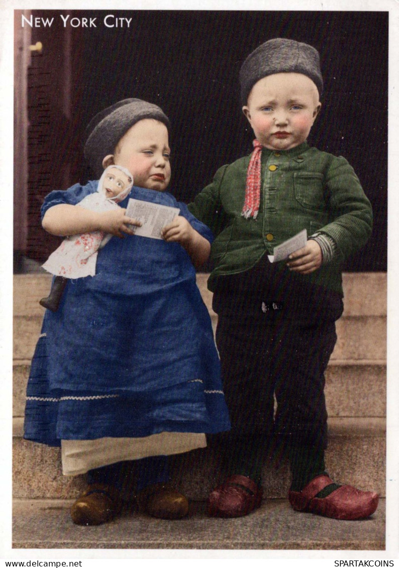 KINDER Portrait Vintage Ansichtskarte Postkarte CPSM #PBU881.A - Portretten