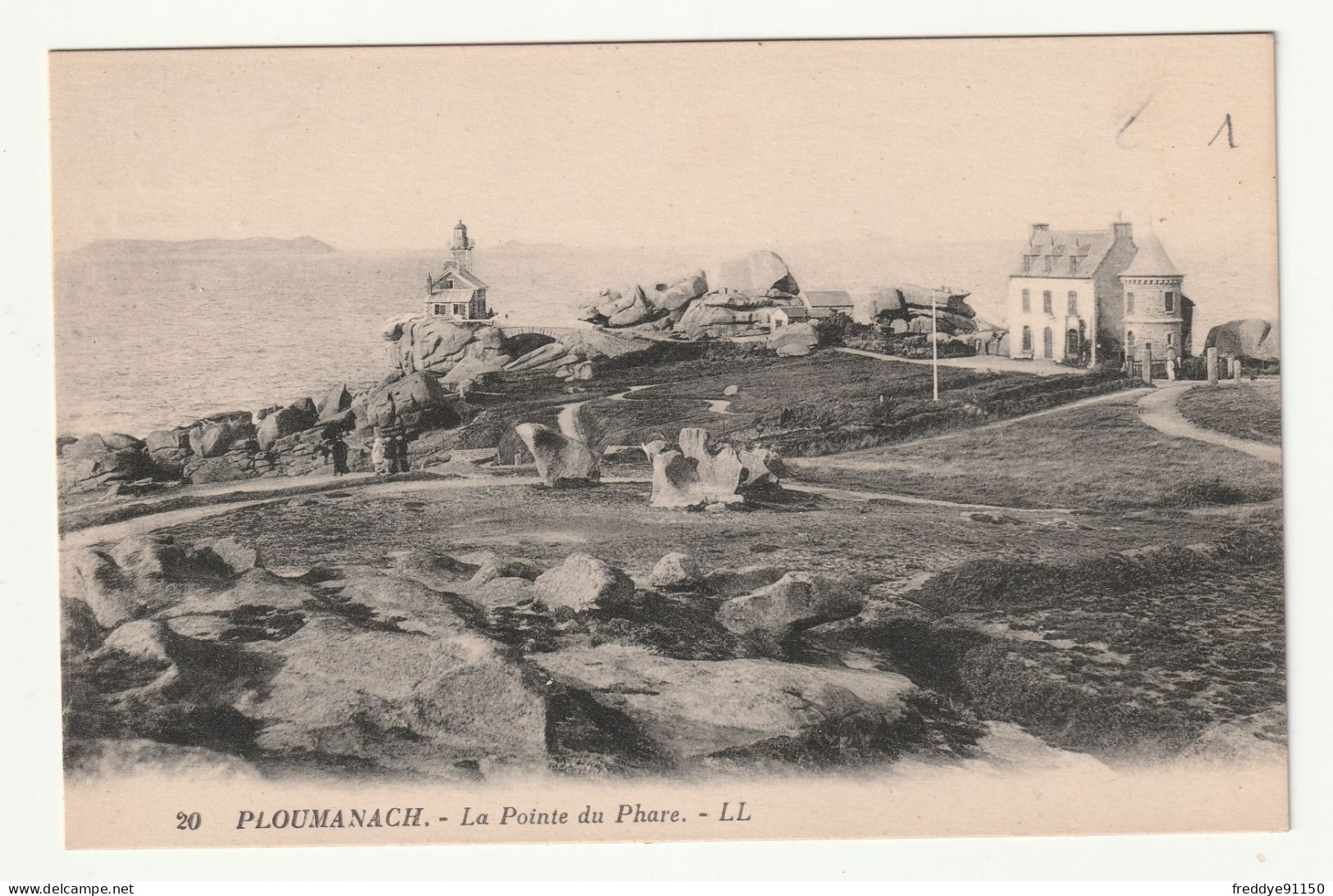 22 . Ploumanac'h . La Pointe Du Phare  - Ploumanac'h