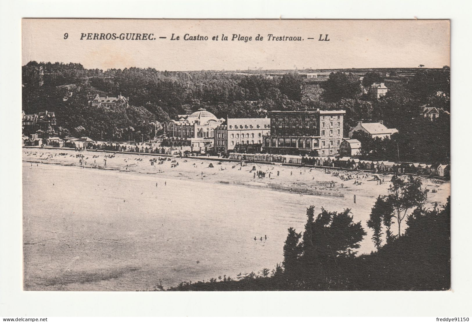 22 . Perros Guirec . Le Casino Et La Plage De Trestraou - Perros-Guirec