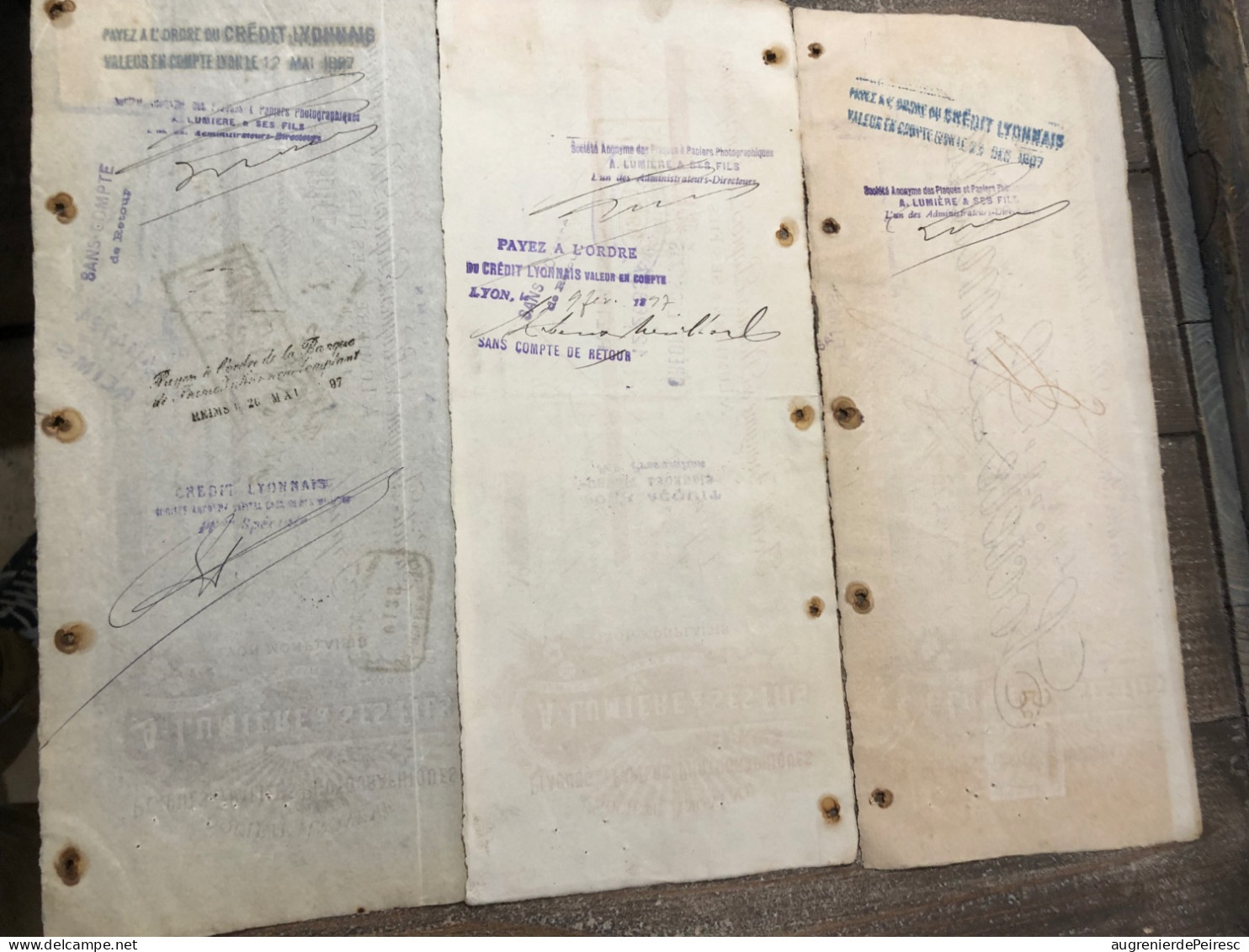 Deux Autographes Auguste Lumière 1897 Sur 3 Chèques - Inventores Y Científicos