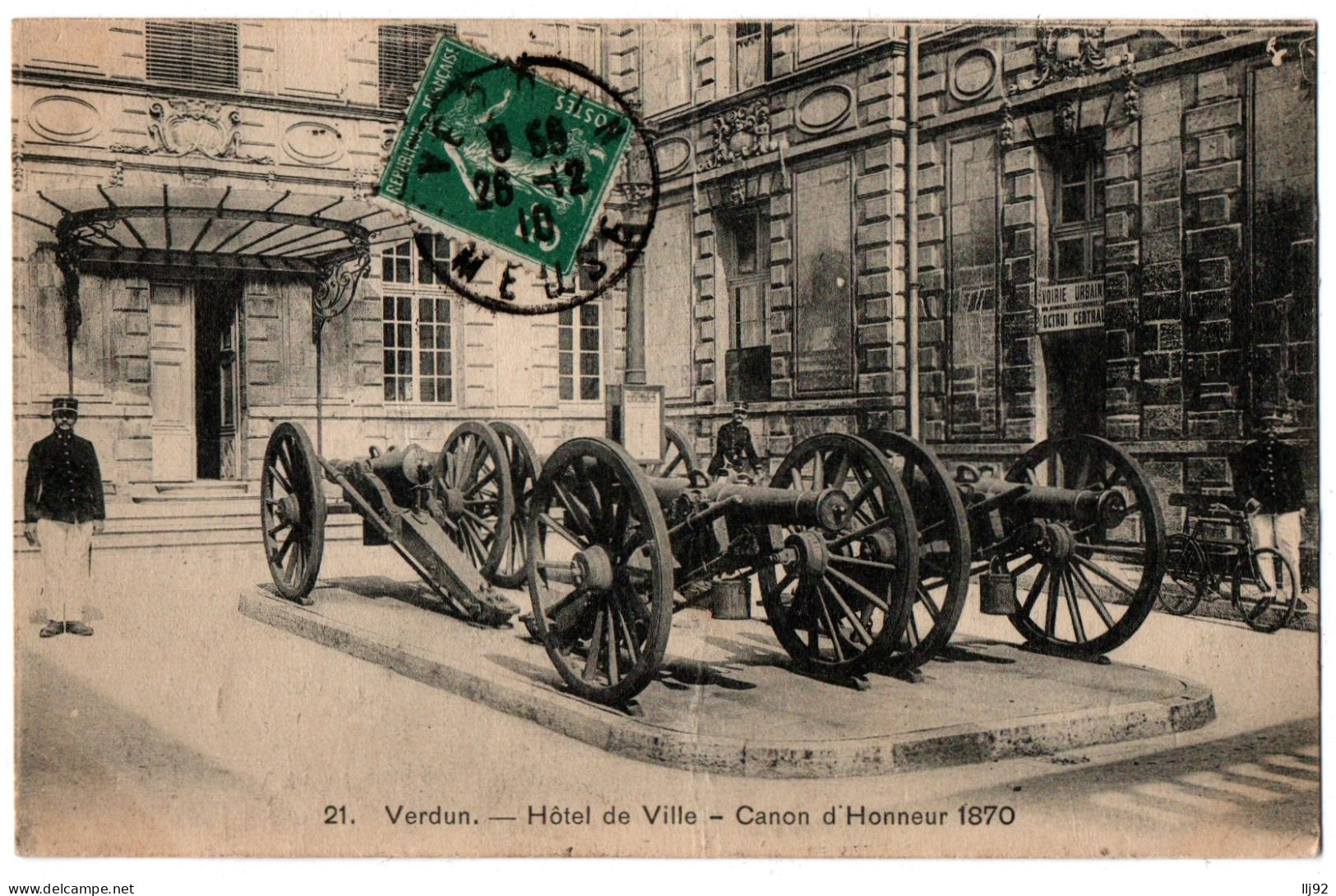CPA 55 - VERDUN (Meuse) - 21. Hôtel De Ville - Canon D'honneur 1870 - Verdun