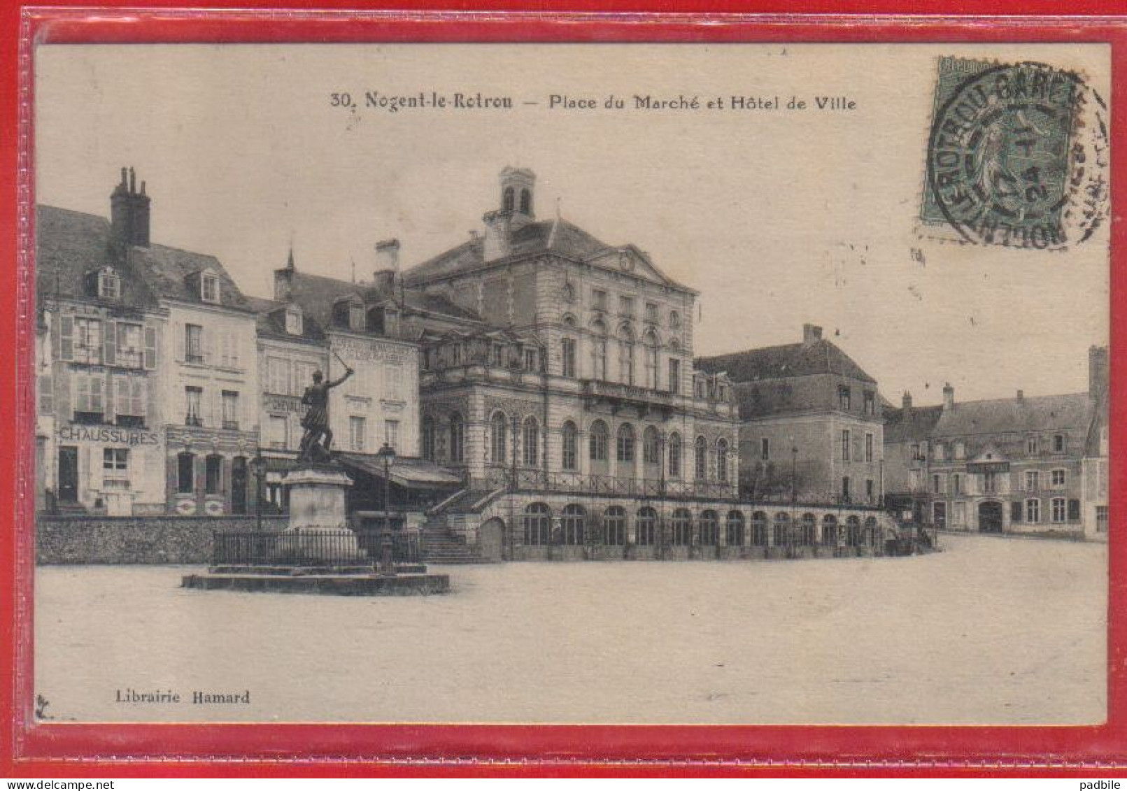 Carte Postale 28. Nogent-le-Rotrou  Place Du Marché Et Hôtel De Ville   Très Beau Plan - Nogent Le Rotrou