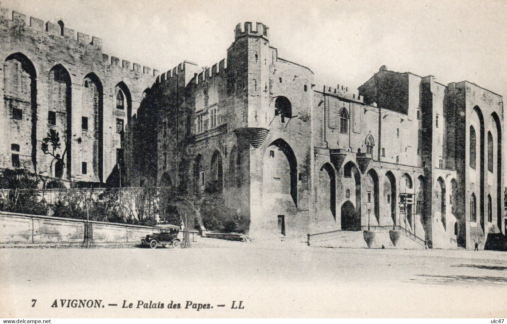 - 84 - AVIGNON. - Le Palais Des Papes. - - Avignon (Palais & Pont)