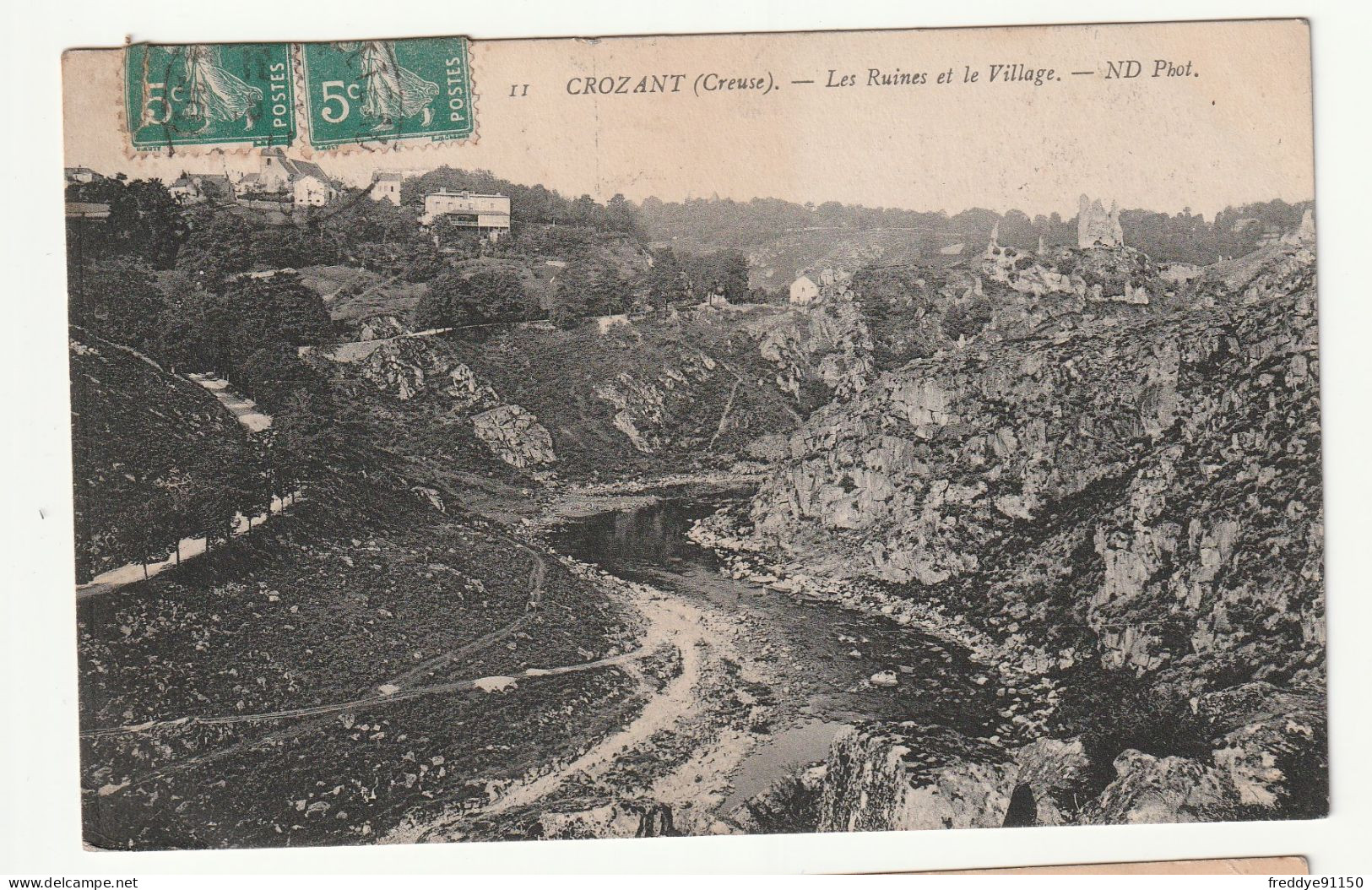 23 . CROZANT .  LES RUINES ET LE  VILLAGE . 1911 - Crozant