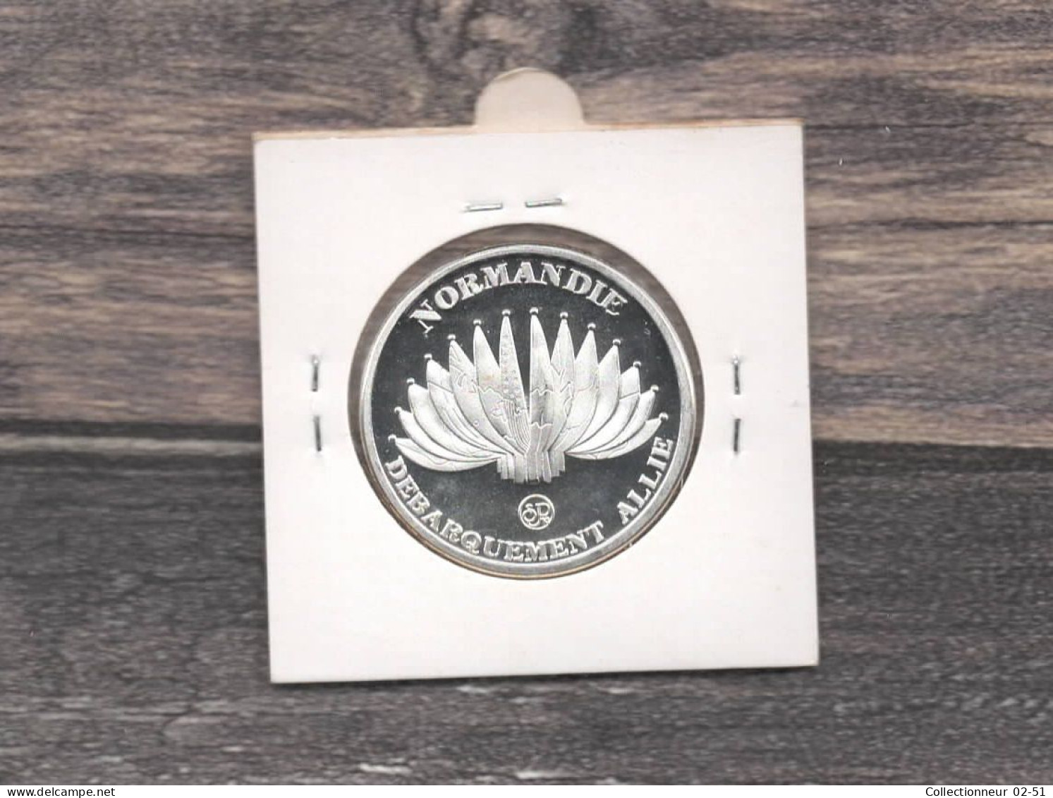 Médaille Souvenirs&Patrimoine :  Juno Beach (couleur Argent) - 2010 - Otros & Sin Clasificación