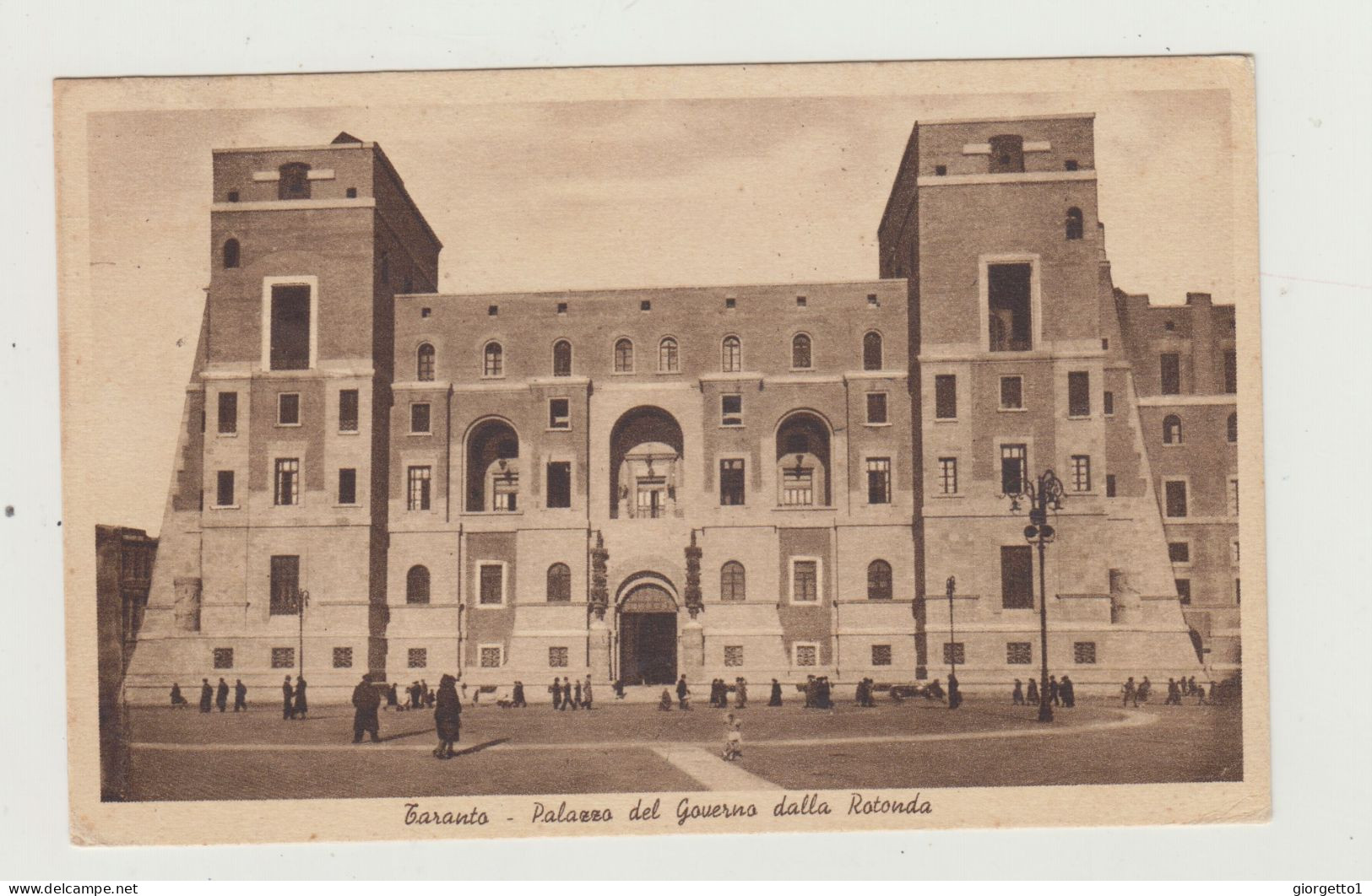 CARTOLINA TARANTO -PALAZZO GOVERNO - PONTIFICIA COMMISSIONE ASSISTENZA - REGIE POSTE DEL 1940 VERSO AMSTERDAM - OLANDA - Taranto