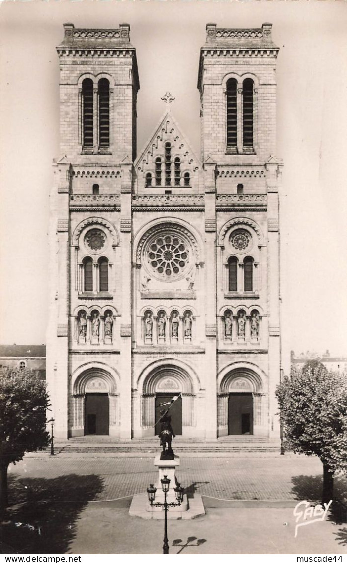 NANTES - LA BASILIQUE SAINT DONATIEN - Nantes