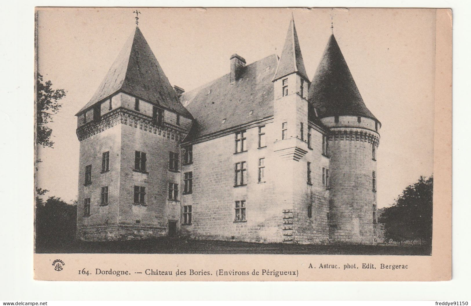 24 . Perigueux ( Environs ) . Château Des Bories - Périgueux