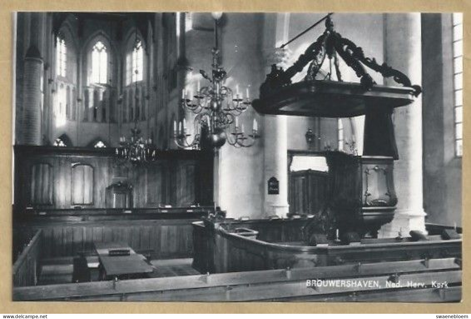 NL.- BROUWERSHAVEN. NED. HERV. KERK. INTERIEUR. PREEKSTOEL. - Kirchen U. Kathedralen