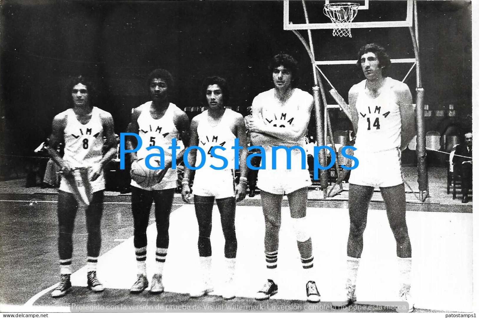 229113 SPORTS BASKET BASKETBALL TEAM JUGADORES IN PERU 18.5 X 12 CM PHOTO NO POSTAL POSTCARD - Basketbal