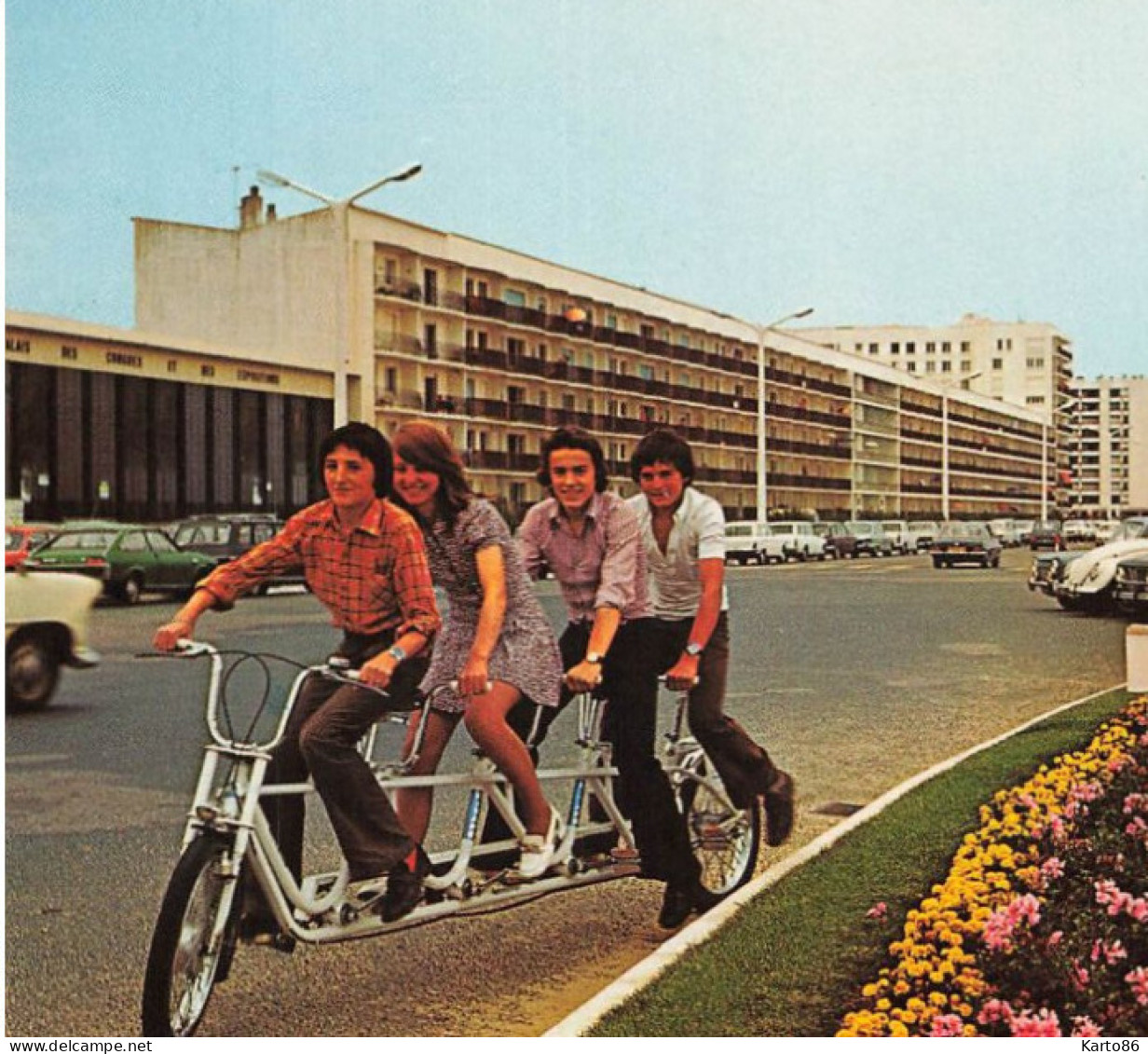 St Jean De Monts * Cycle Vélo 4 Personnes Quadricycle ? * Les Oiseaux De Mer Sur L'esplanade - Saint Jean De Monts