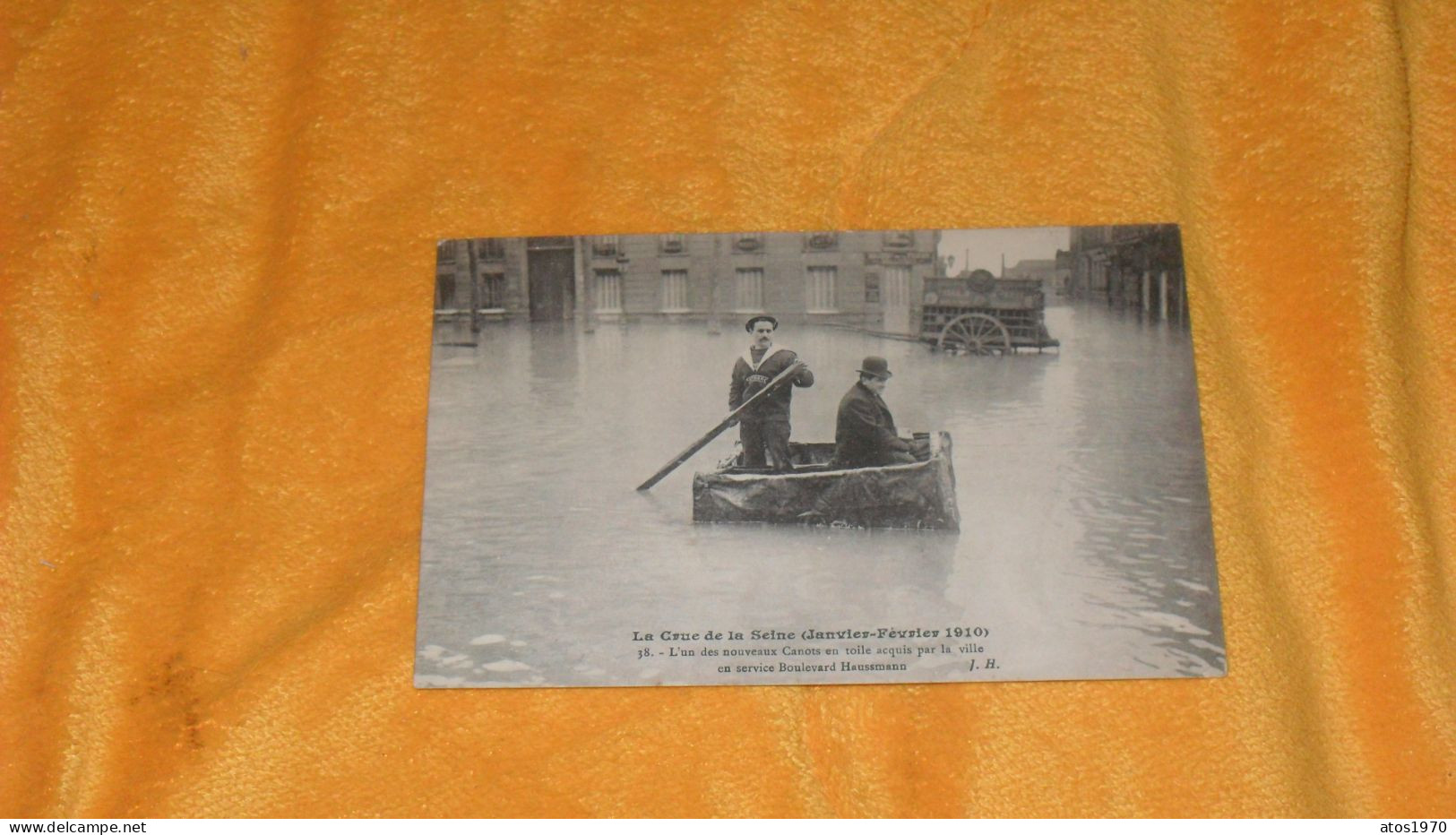 CARTE POSTALE ANCIENNE CIRCULEE DE 1912../ LA CRUE DE LA SEINE..L'UN DES NOUVEAUX CANOTS EN TOILE.....CACHET + TIMBRE - Inondations De 1910