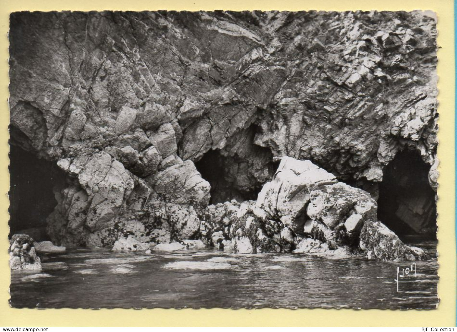 29. MORGAT – Grotte De L'Autel / CPSM (voir Scan Recto/verso) - Morgat