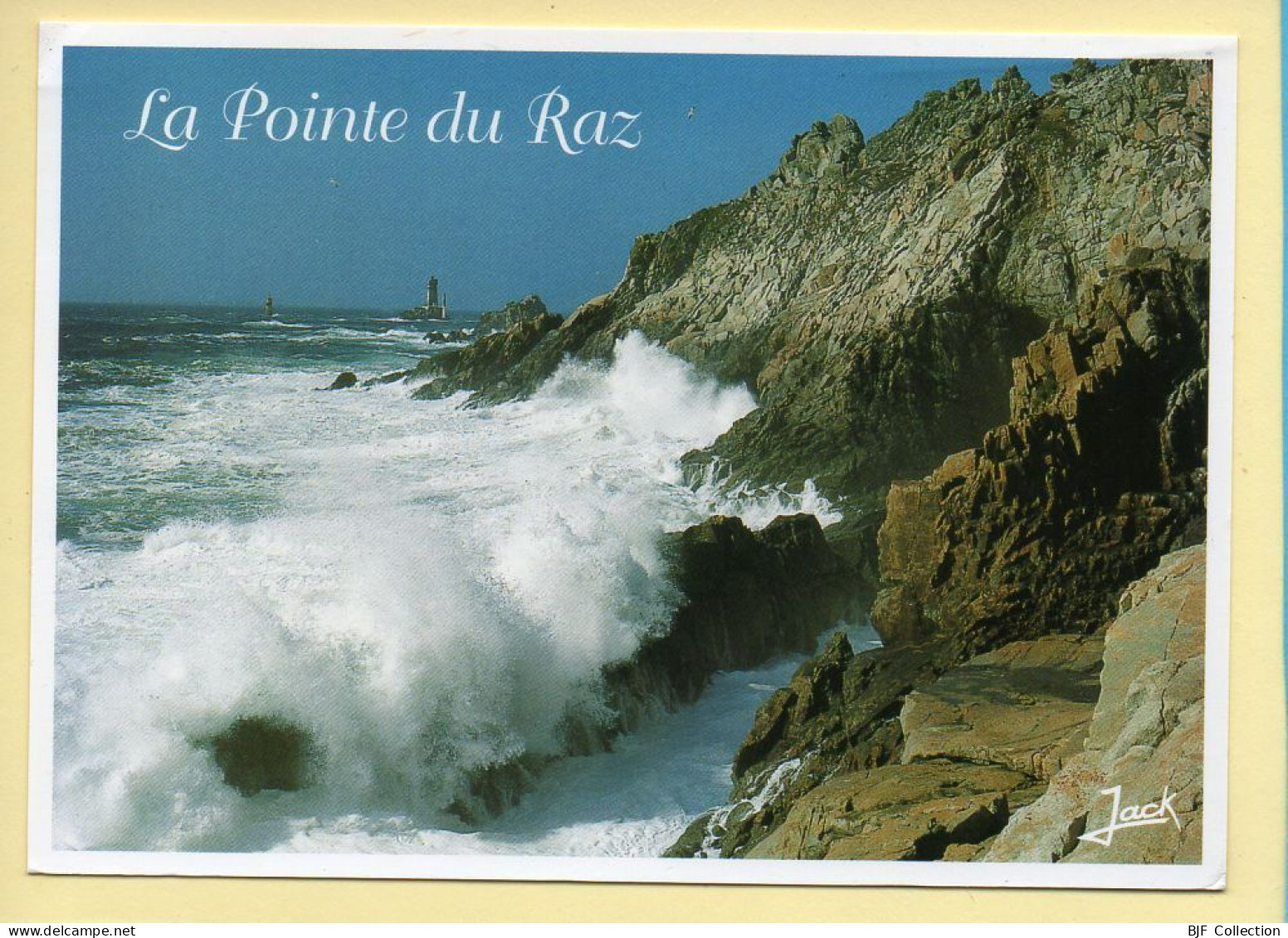 29. LA POINTE DU RAZ Et Le Phare De La Vieille Un Jour De Tempête (voir Scan Recto/verso) - La Pointe Du Raz