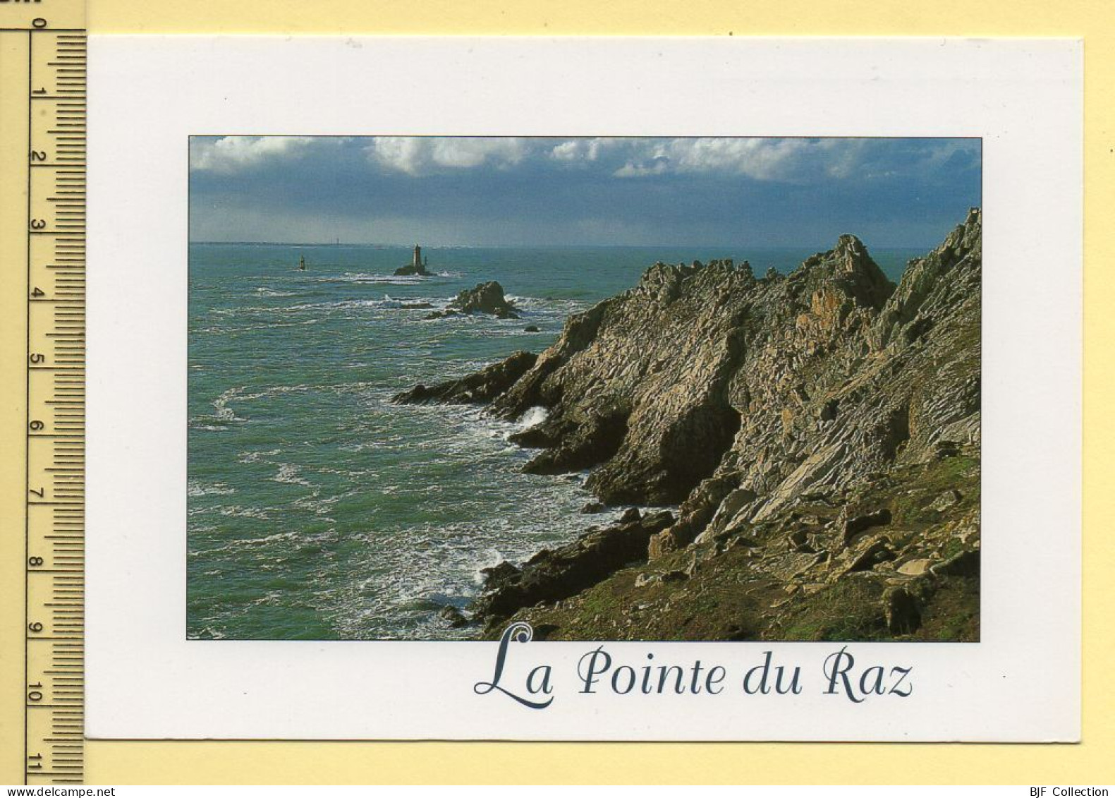29. LA POINTE DU RAZ – La Pointe Et Le Phare De La Vieille (voir Scan Recto/verso) - La Pointe Du Raz