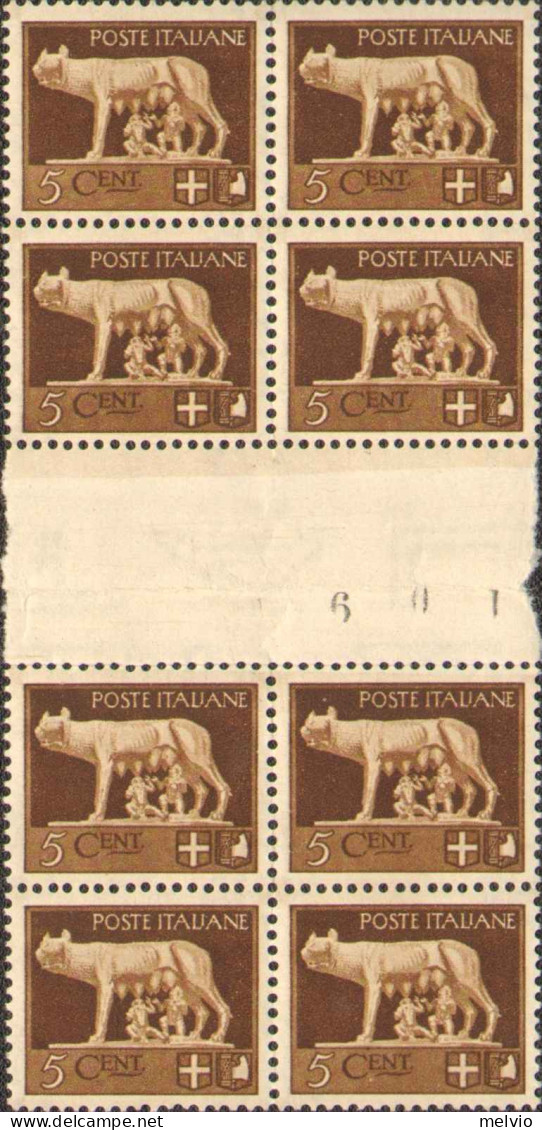 1929-Italia (MNH=**) Blocco Di Otto Del 5c.Imperiale Con Interspazio Di Gruppo - Neufs
