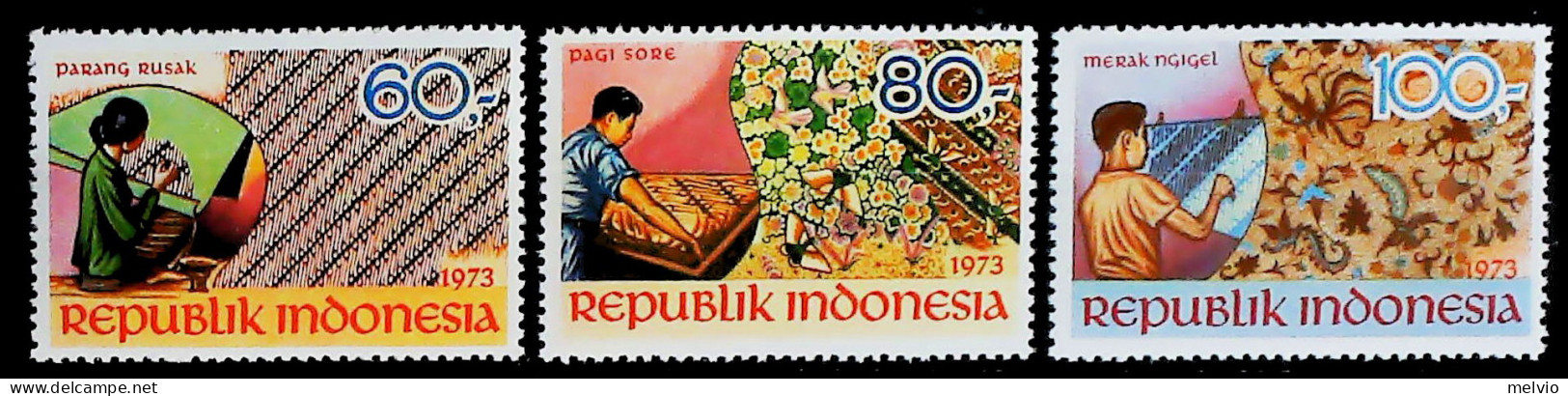 1973-Indonesia (MNH=**) Serie 3 Valori Lavoratori Al Telaio - Indonesia