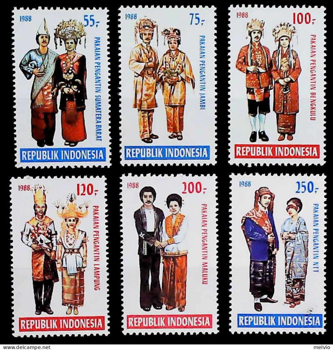 1988-Indonesia (MNH=**) Serie 6 Valori Costumi - Indonesia