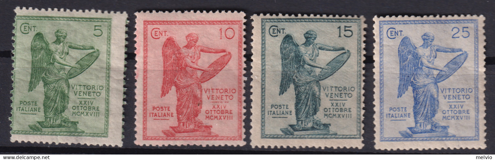 1921-Italia (MNH=**) Serie 4 Valori Vittoria (119/22) - Ongebruikt