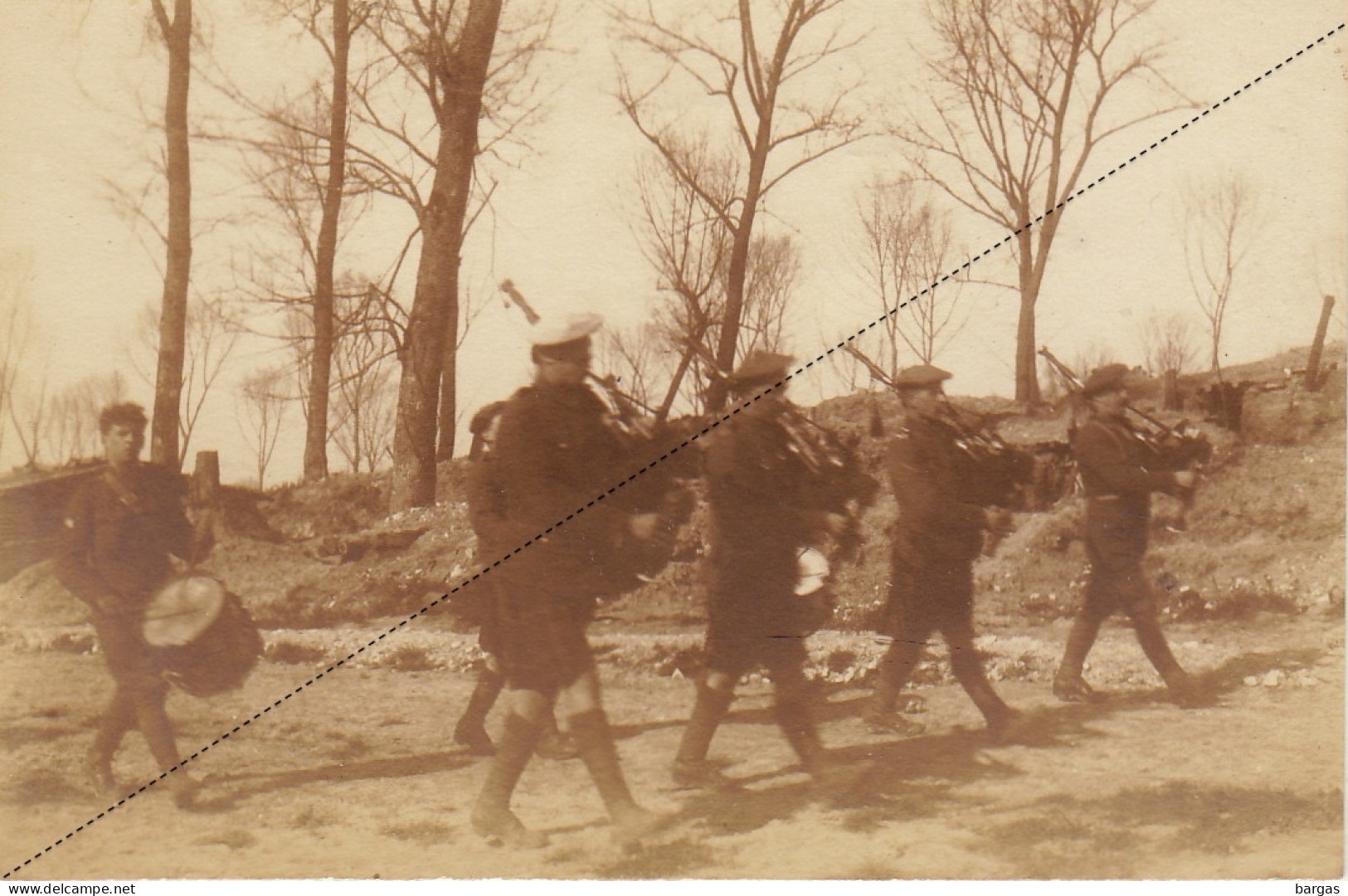 Photo Guerre 14-18 WWI Musique Anglaise à Roye Somme Fanfare Angleterre - Krieg, Militär