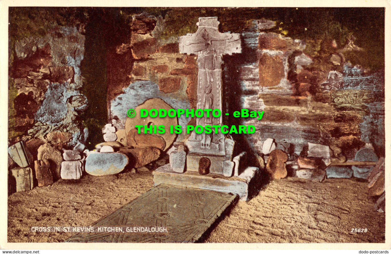 R555109 Cross In St. Kevins Kitchen. Glendalough. 25628. Carbo Colour Postcard. - Monde
