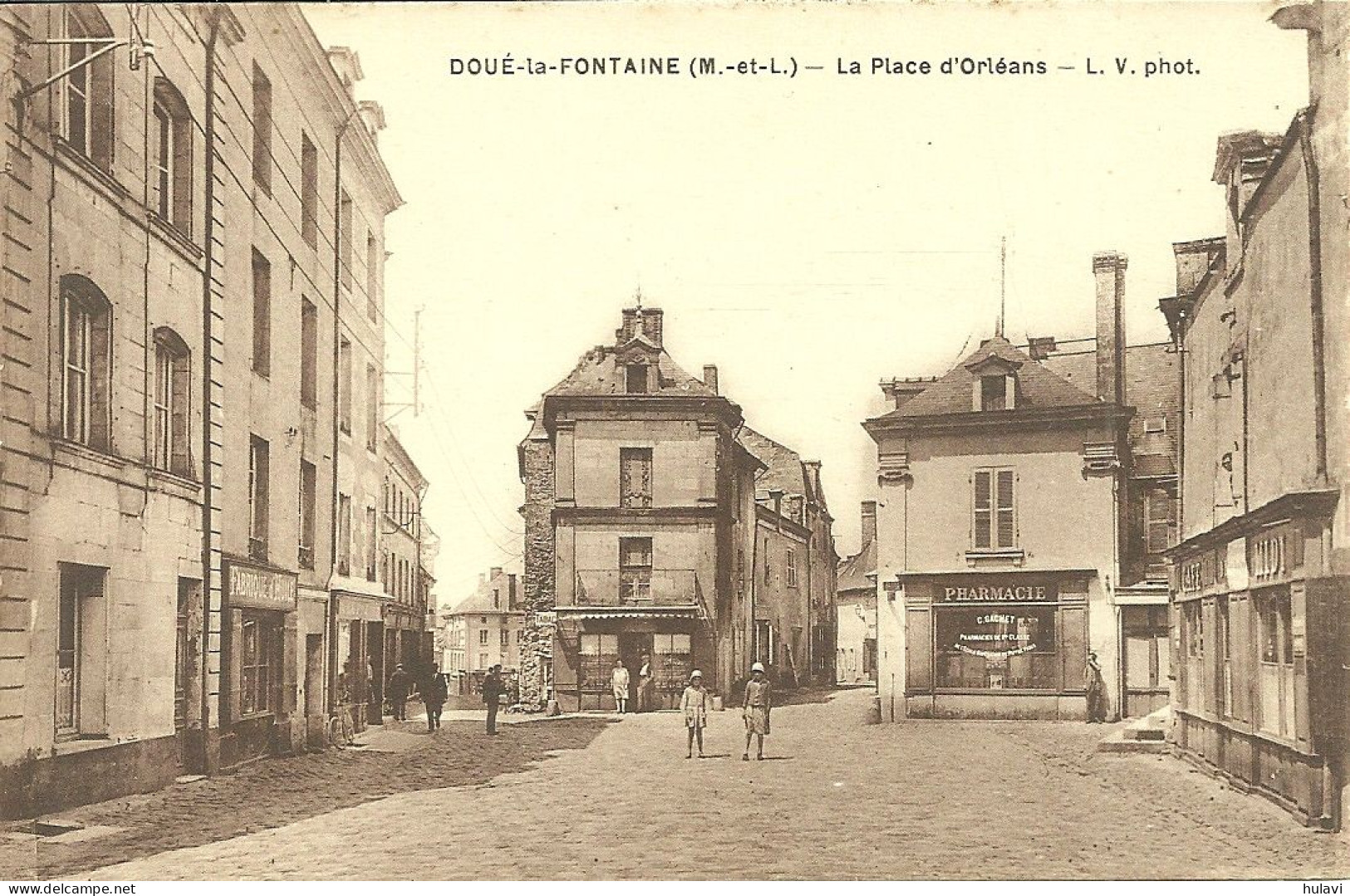 49  DOUE LA FONTAINE - LA PLACE D' ORLEANS (ref 7819) - Doue La Fontaine