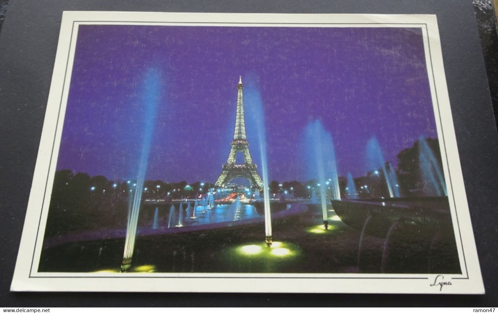 Paris, La Nuit - La Tour Eiffel Et Les Jets D'eau Du Trocadéro - Abeille-Cartes, Editions "LYNA-PARIS", Paris - Paris La Nuit