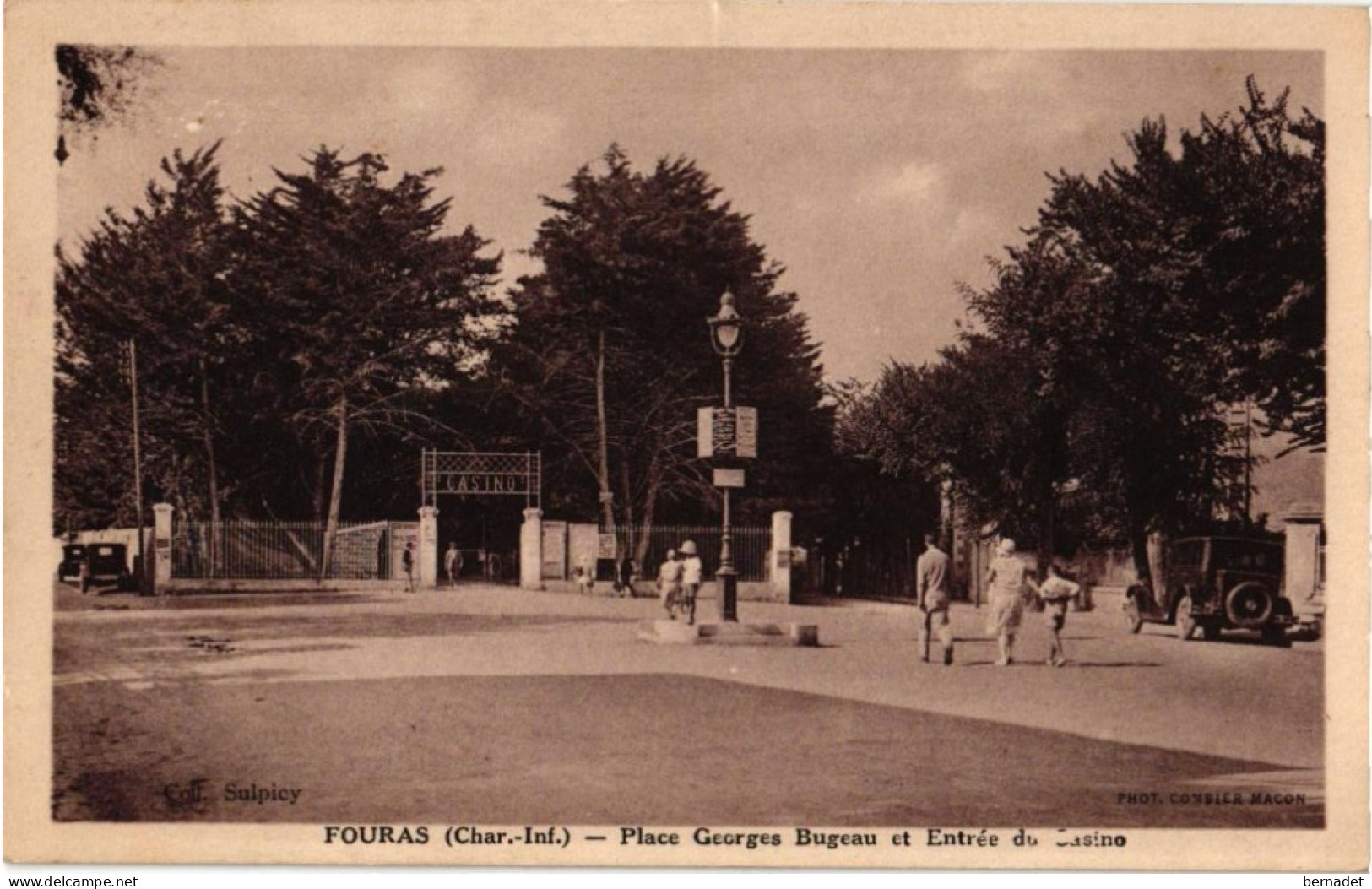 17 . FOURAS . PLACE GEORGES BUGEAU ET  ENTREE DU CASINO - Fouras-les-Bains