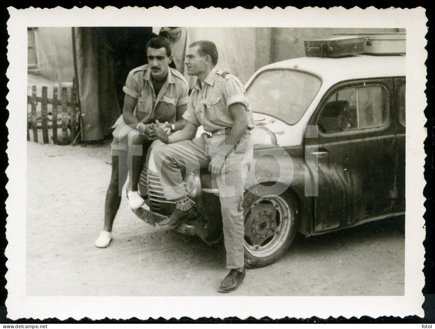 1962 COLONIAL SOLDIERS RENAULT 4CV ILHA DO SAL CABO VERDE AFRICA AFRIQUE PHOTO FOTO At497 - Afrique